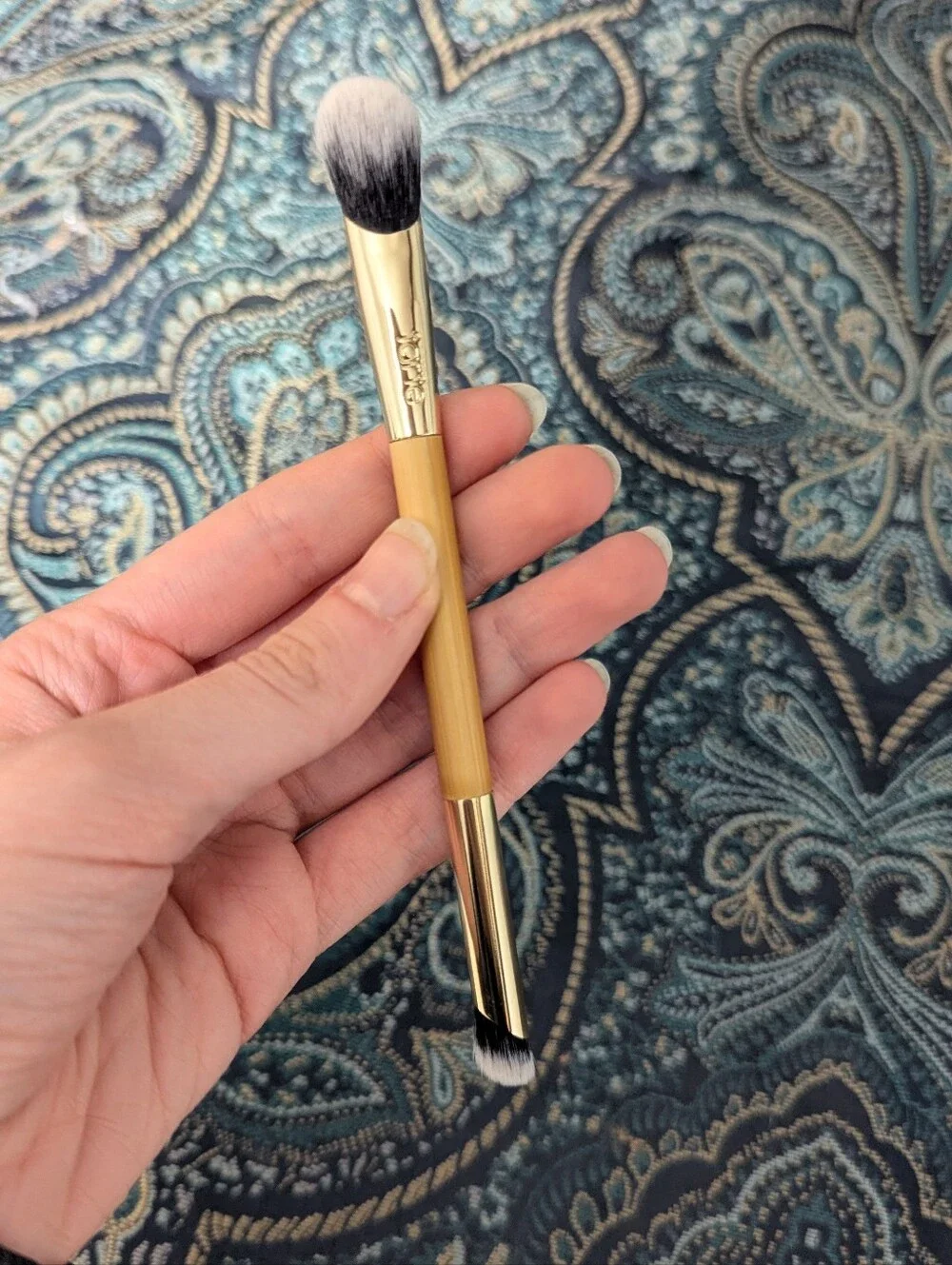 tarte concealer paw & perfect brush